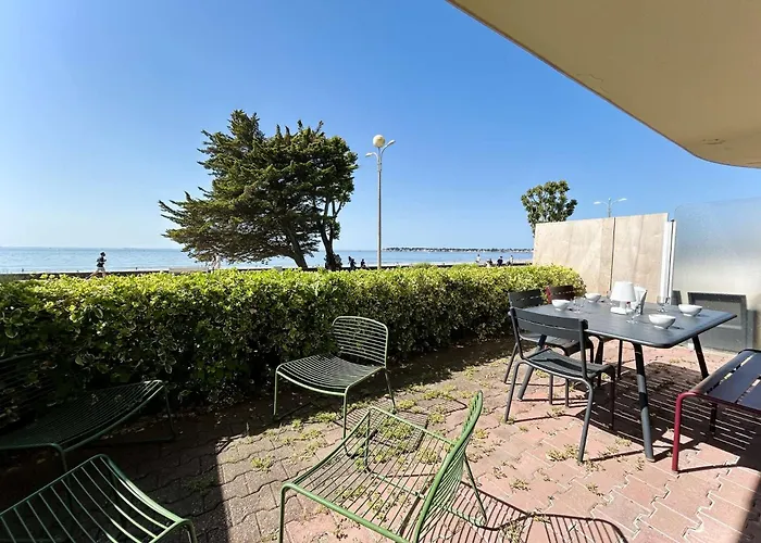 3 Pièces 4 Couchages Face Avec Terrasse. Appartement *